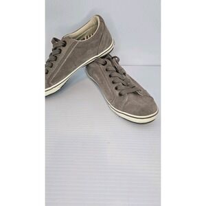 Taos Retro Star Beige Suede Leather Fashion Laced Sneakers Shoes Size 7.5Women's
